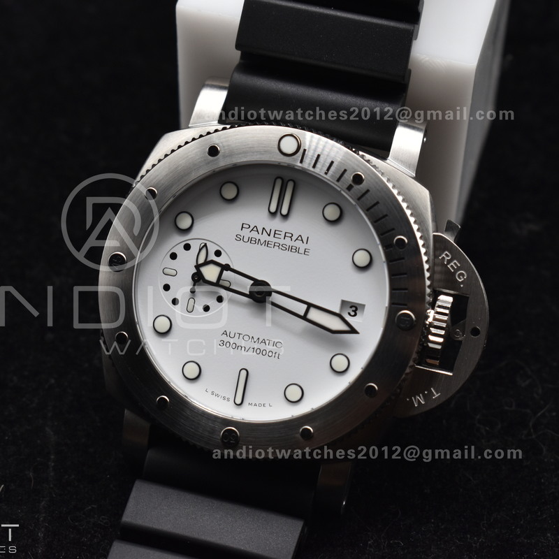 PAM2223 Submersible 42mm VSF Best Edition White Dial on Black Rubber Strap P900